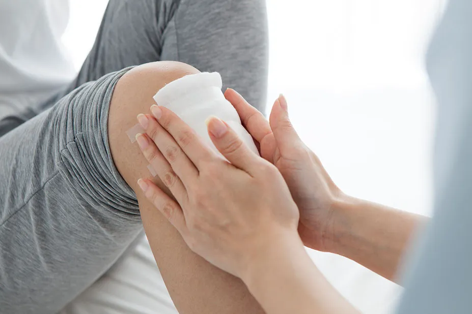 العناية بالجروح